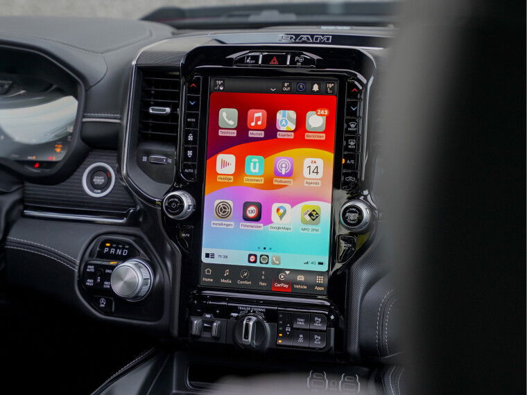 Apple carplay
