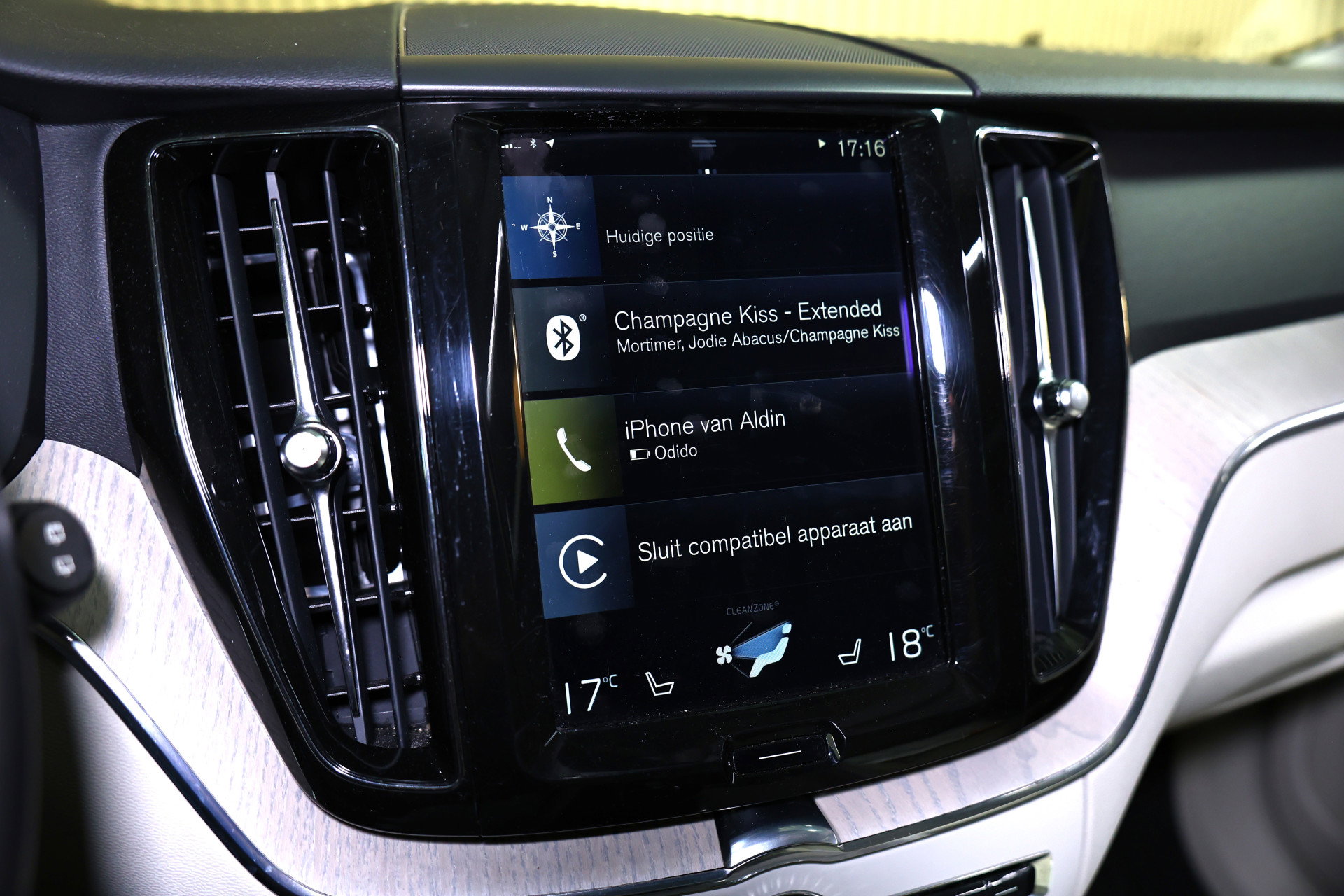 Volvo 2.0 T5 AWD Inscription AVM CARPLAY 360CAM MEMORY CRUISE KEYLESS START" 17 - foto 19