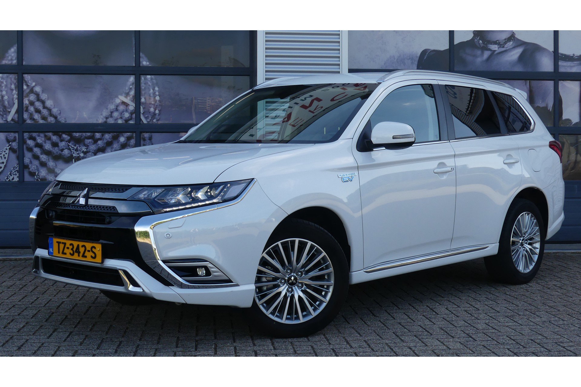 Mitsubishi outlander intense