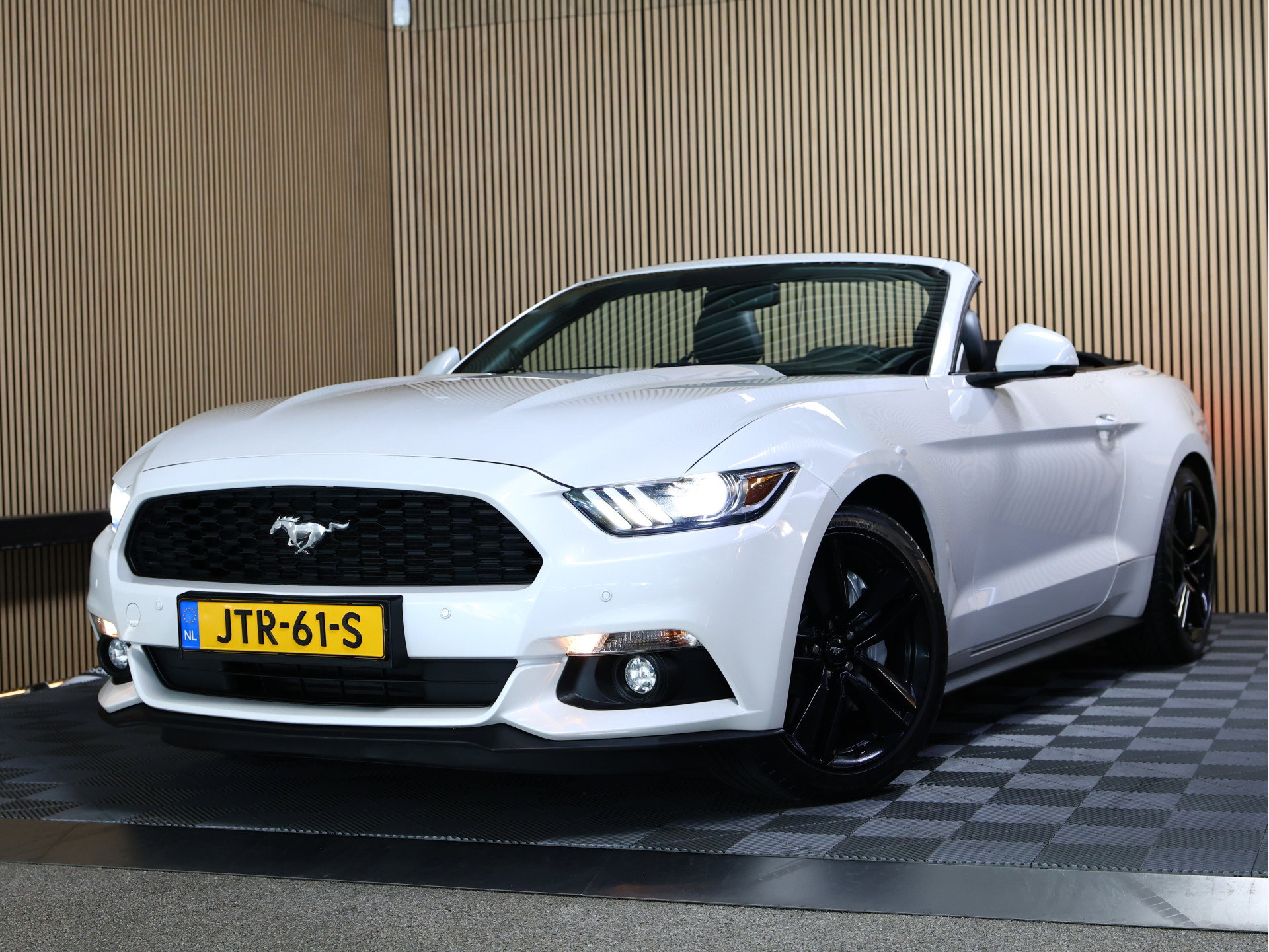 Ford Convertible 2.3 EcoBoost AVM NAVI CLIMA CAMERA KEYLSS PDC CRUISE LEDER SUBWH "19 - foto 1