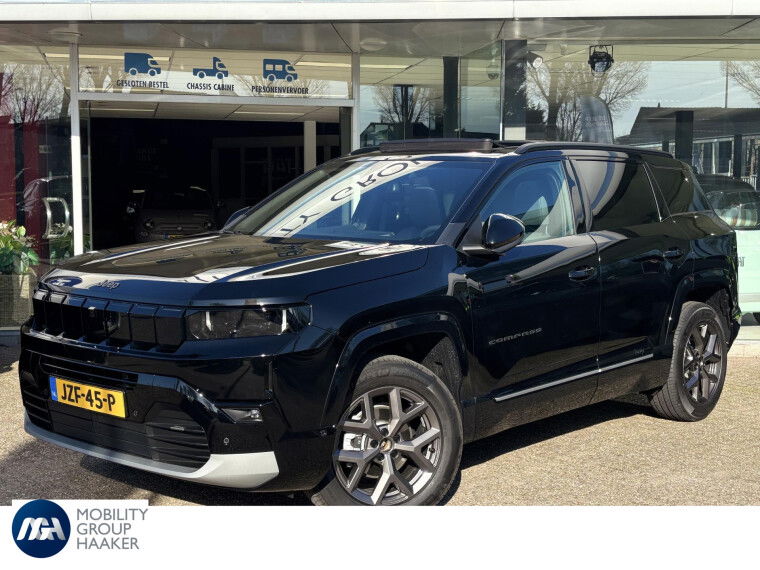 Foto van Jeep Compass 1.2 e-Hybrid First Edition