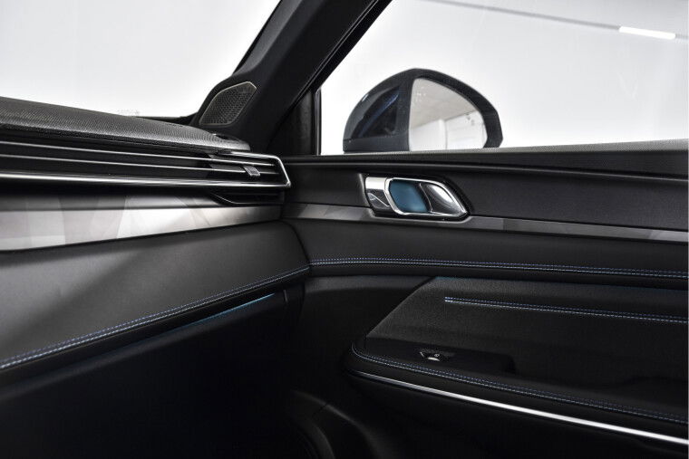 Lynk & Co - 01