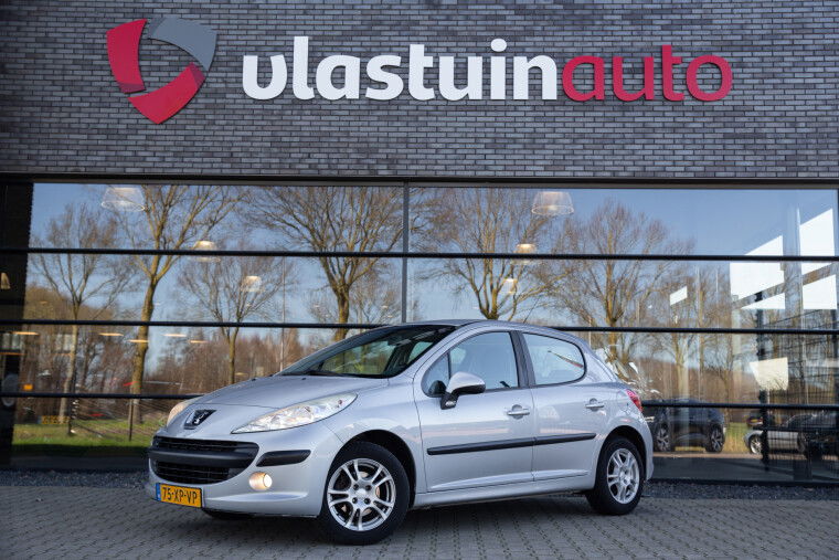 Foto van Peugeot 207 1.4-16V Color-line