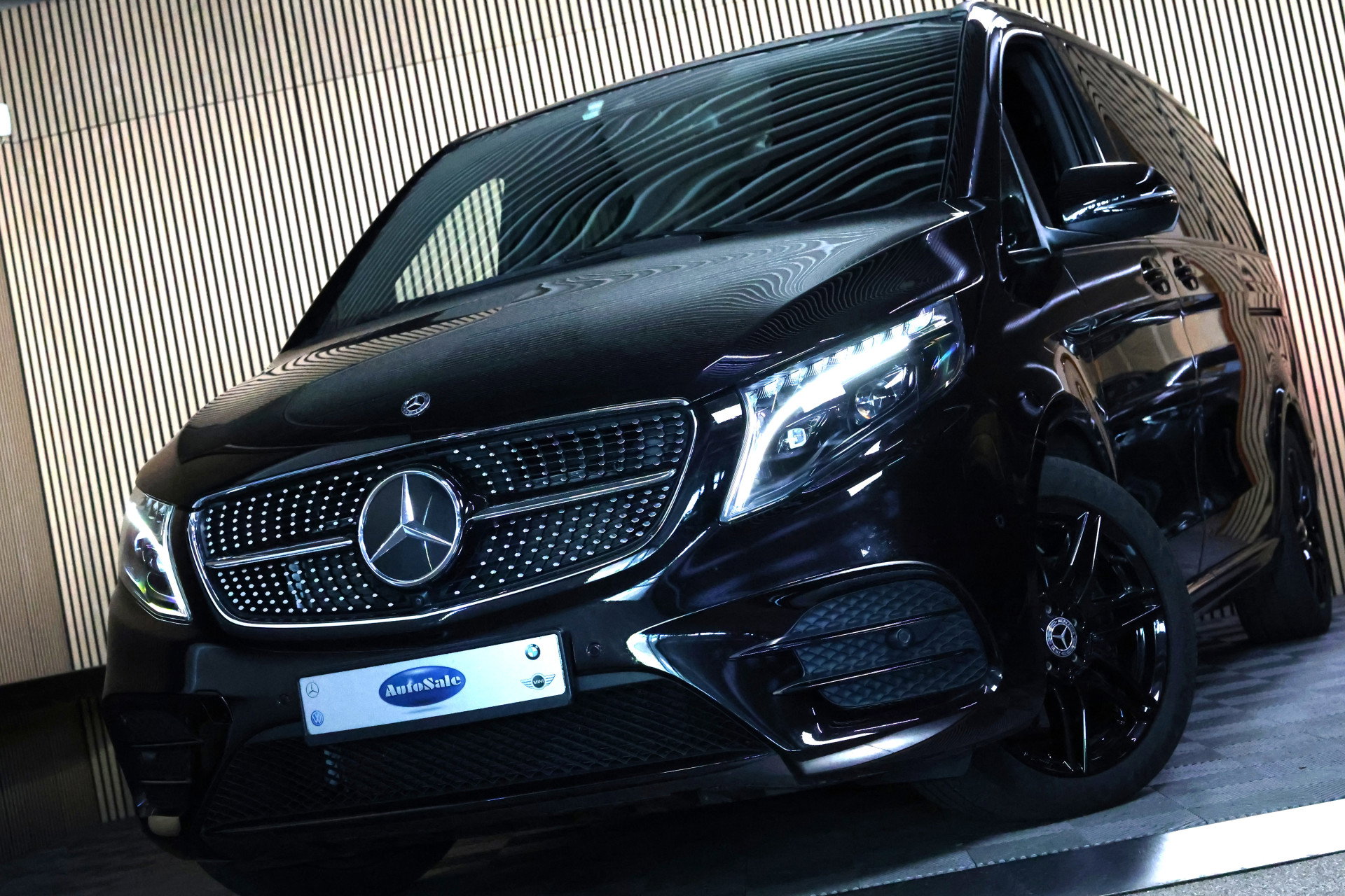 Mercedes-Benz 300d L2 Exclusive AMG Line AVM MEMORY BURMEISTER NAVI CLIMA 360CAM "24 - foto 4