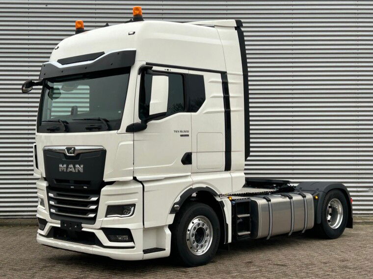 MAN TGX 18.520 D30 PowerLion 4x2 LL Dubbele PTO GX-cabine Optiview Navi Standairco Koelkast Camera