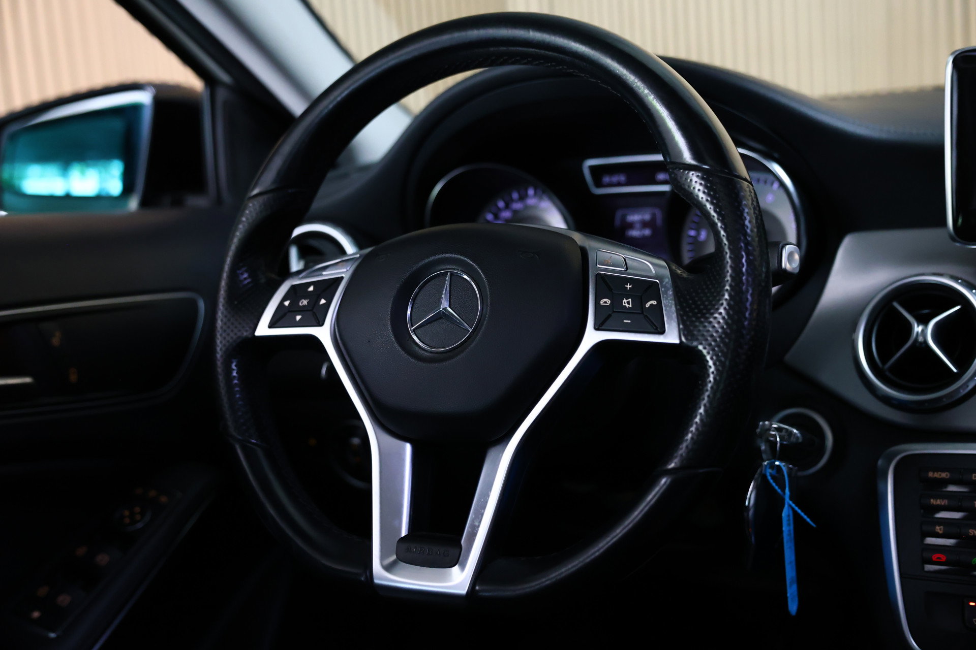 Mercedes-Benz 200 AMG Prestige PANODAK NAVI CLIMA CRUISE BT KEYLESS `14 - foto 29