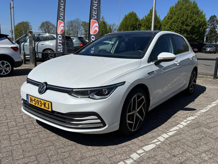 Volkswagen Golf 1.5 eTSI Style