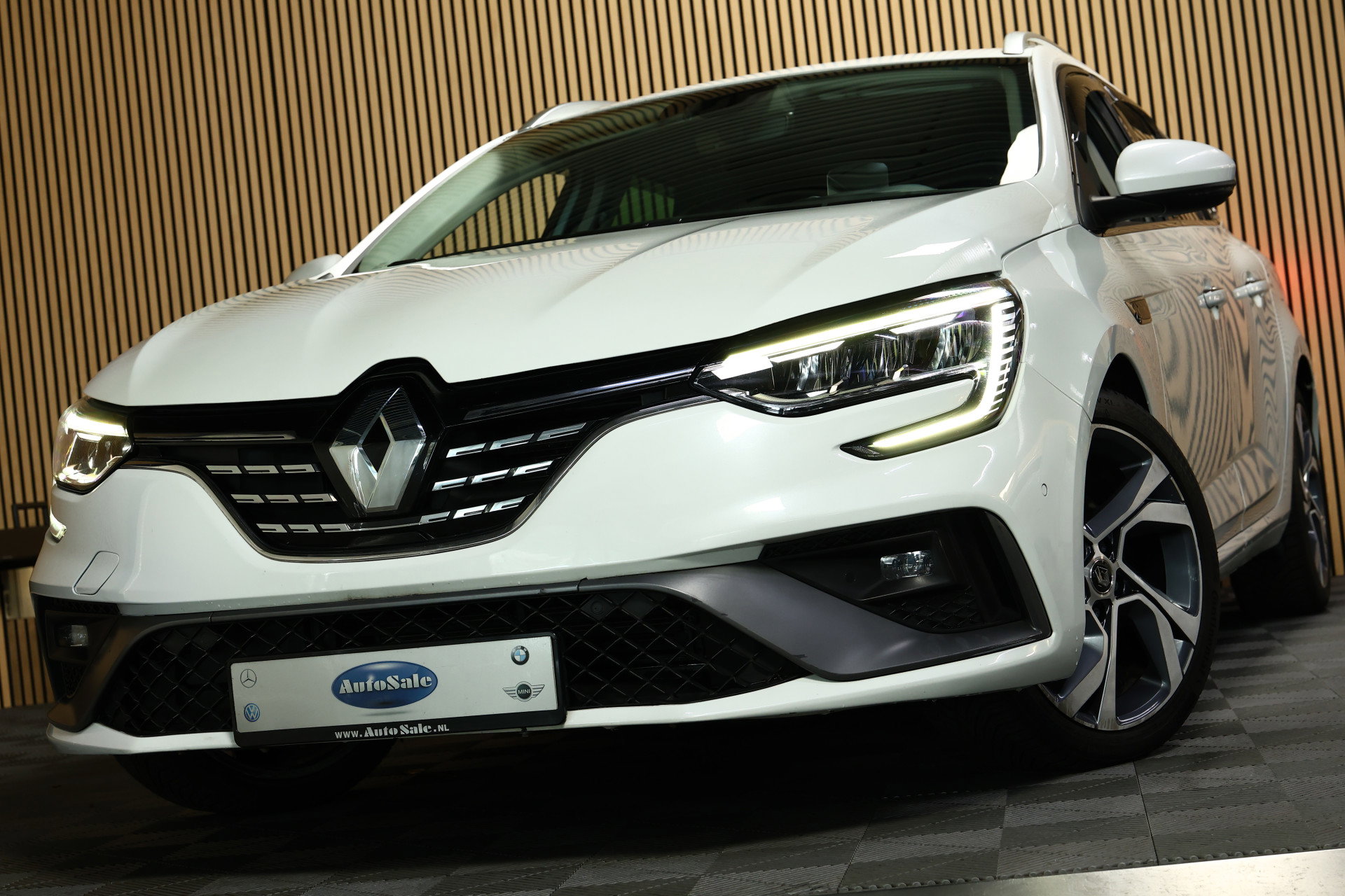 Renault Estate 1.6 Plug-In Hybrid 160 RS Line BOSE CARPLAY PDC CAMERA "21 - foto 31