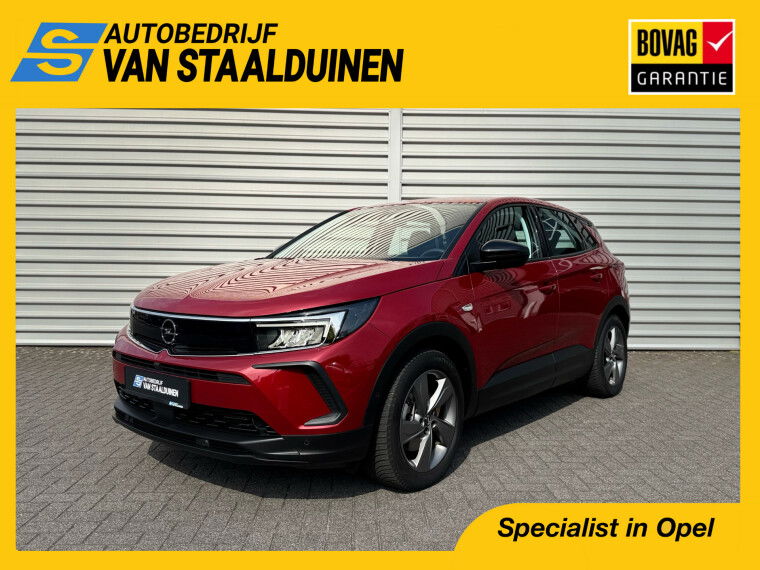 Foto van Opel Grandland 1.6 Turbo Plug-In Hybrid Business Edition