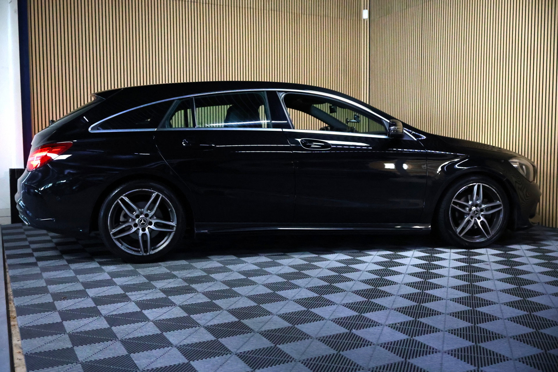 Mercedes-Benz 180 AMG Shooting Brake AUTOM AVM CAMERA PDC BT '19 - foto 6