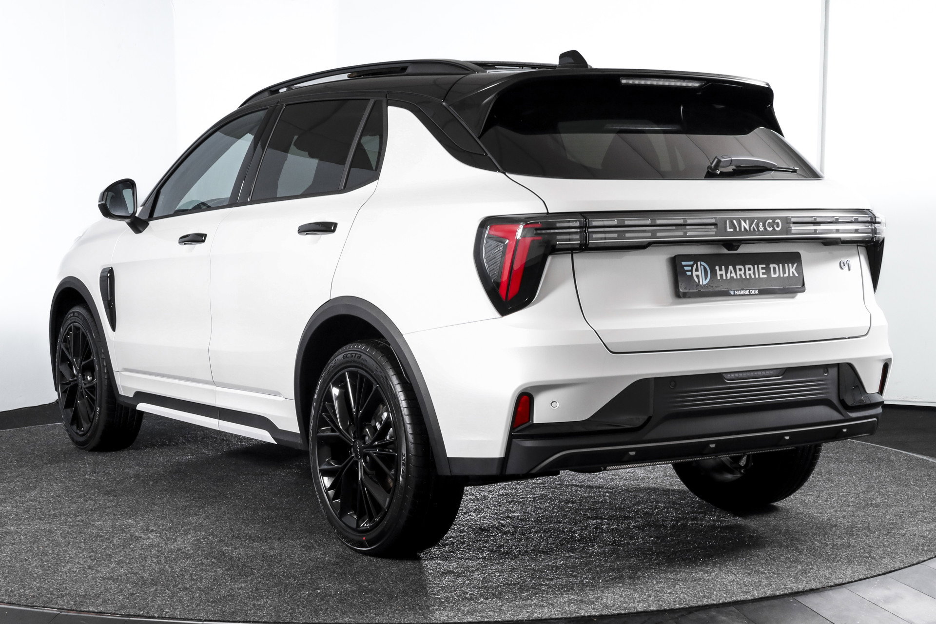Lynk & Co - 01