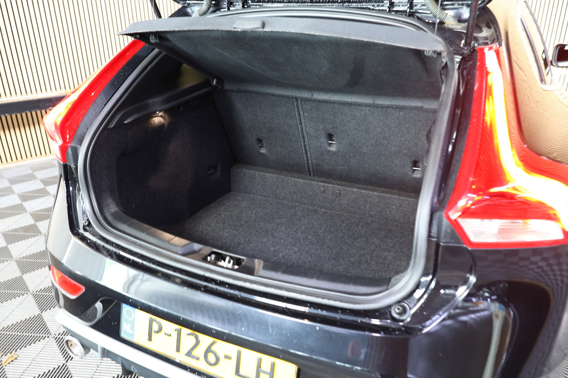 Volvo 2.0 T5 R-Design AVM NAVI CLIMA CRUISE PDC STOELVERWARMING "18 - foto 29