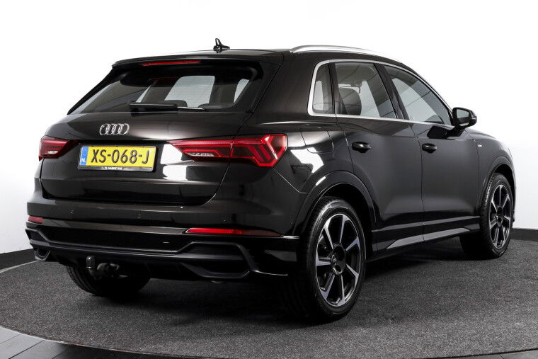 Audi - Q3