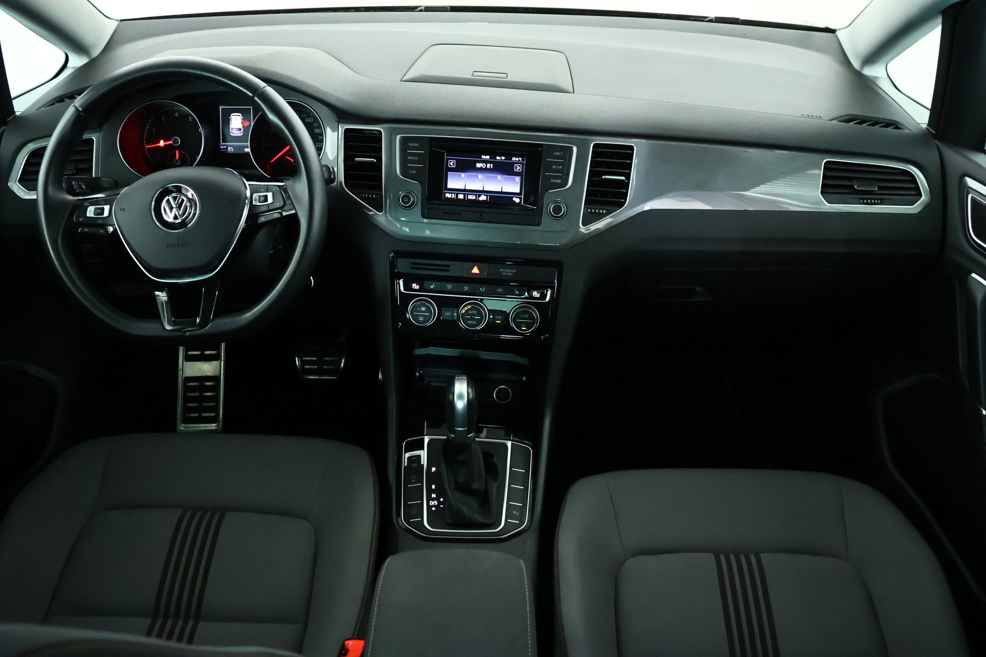 Volkswagen Golf SportsVan