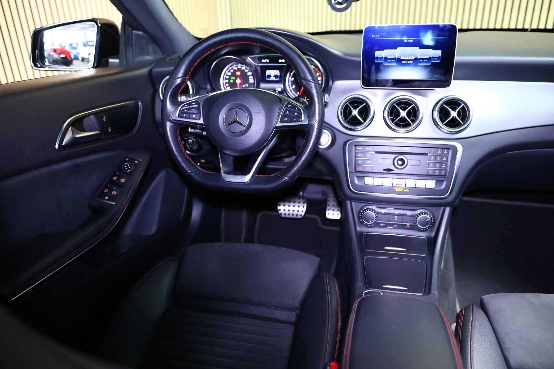 Mercedes-Benz 180 AMG Shooting Brake AUTOM AVM CAMERA PDC BT '19 - foto 31