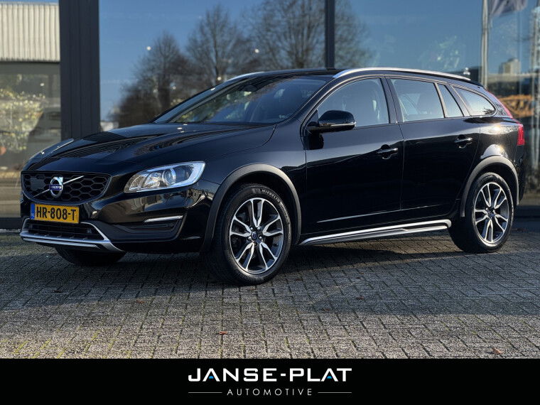 Foto van Volvo V60 Cross Country 2.0 D4 Summum AUT