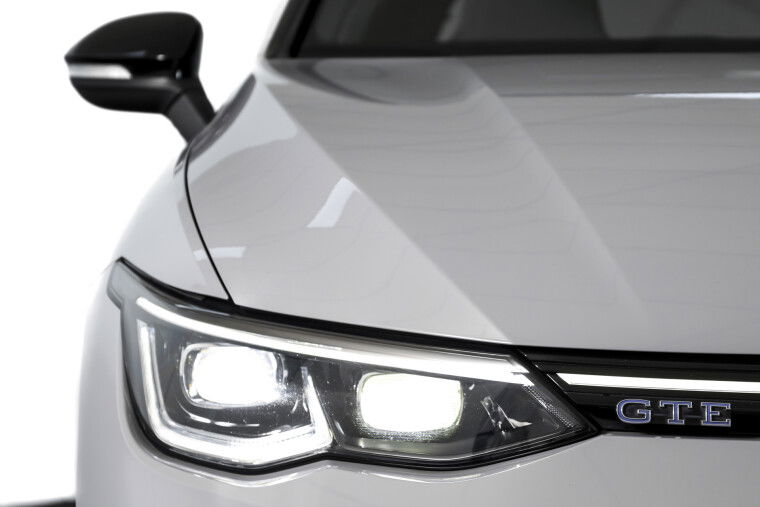 Volkswagen - Golf