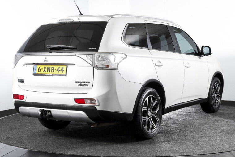 Mitsubishi - Outlander