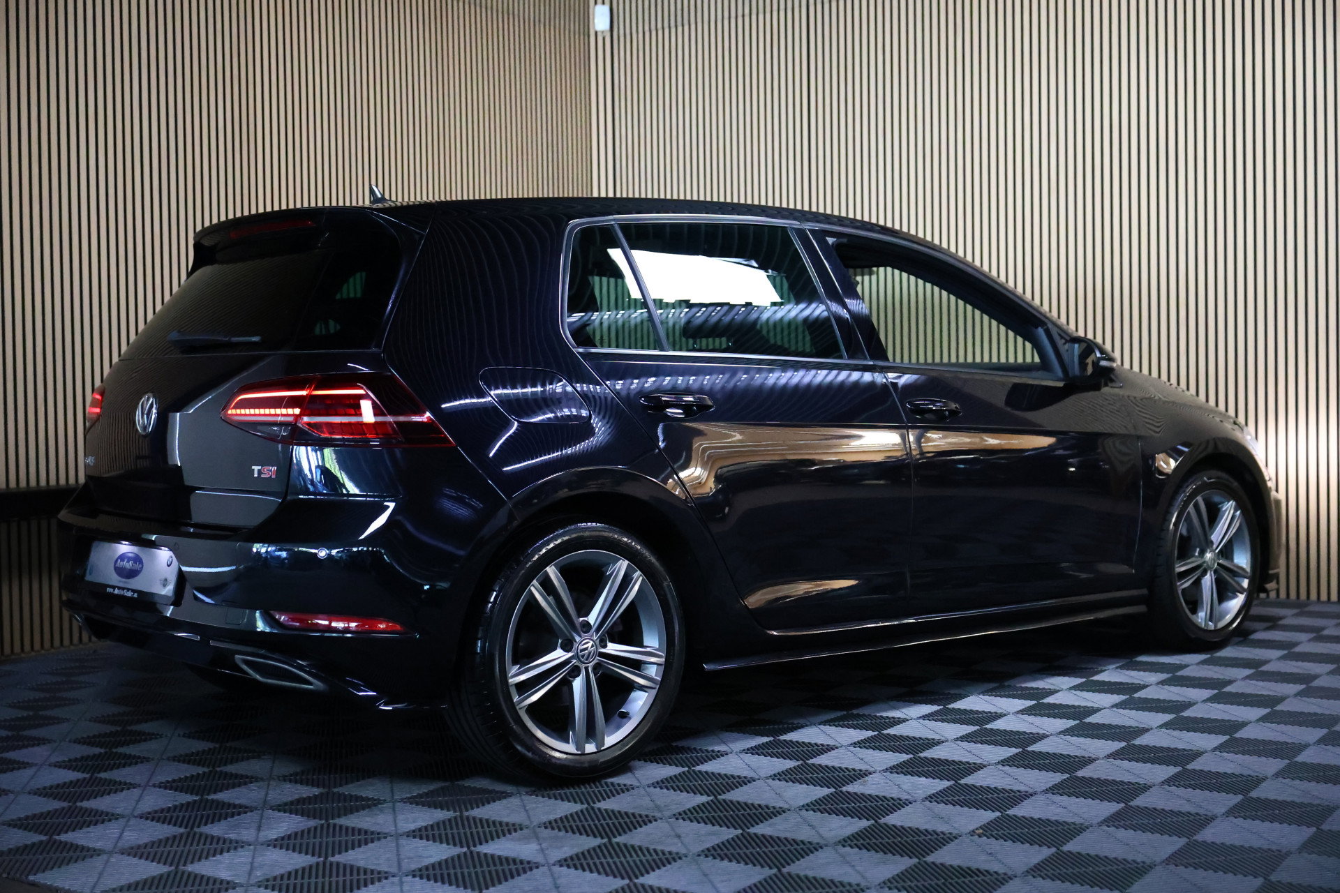 Volkswagen 1.5 TSI Highline Business R DSG NAVI DYNAUDIO ACC CLIMA STOELVW LED '17 - foto 8