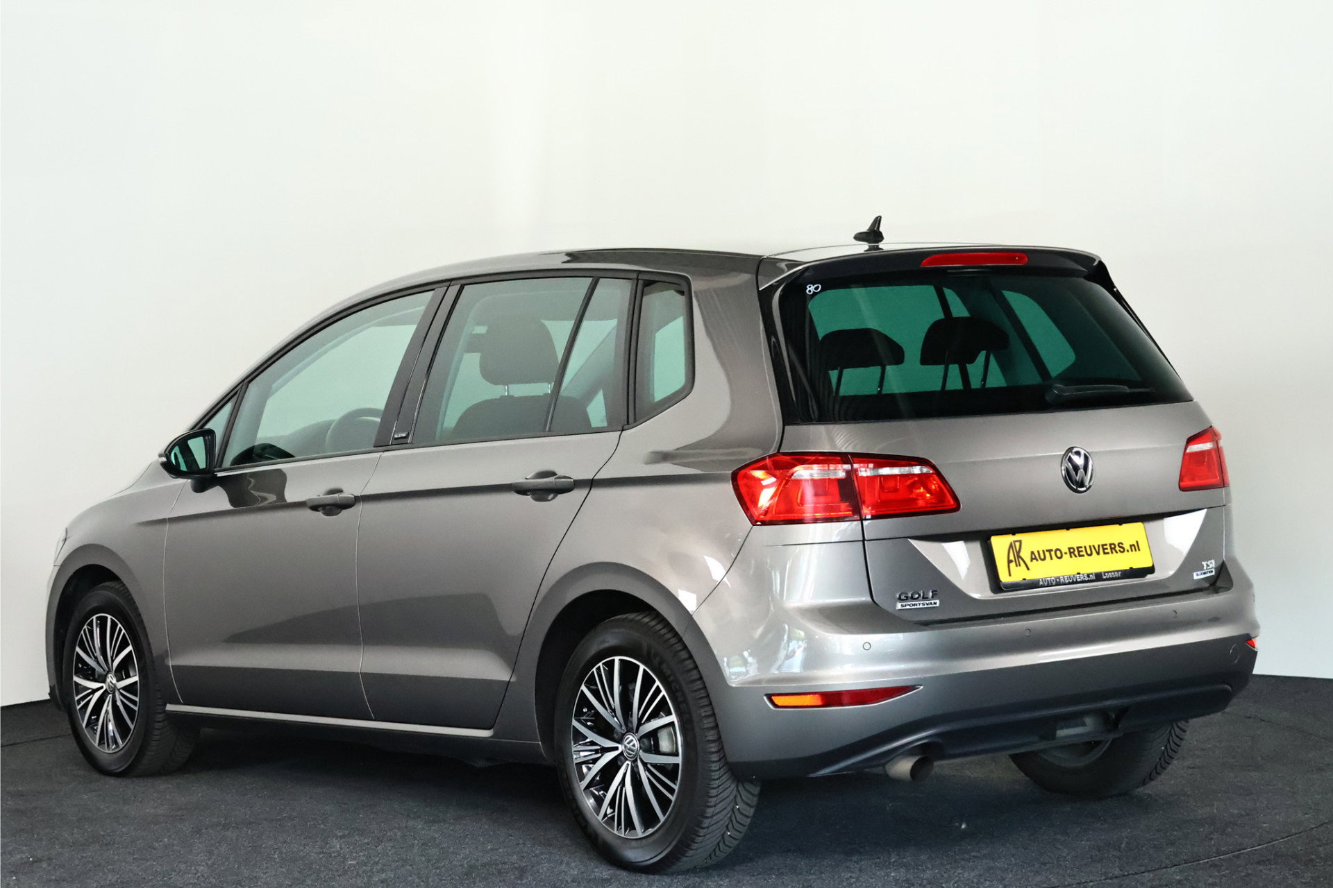 Volkswagen Golf SportsVan