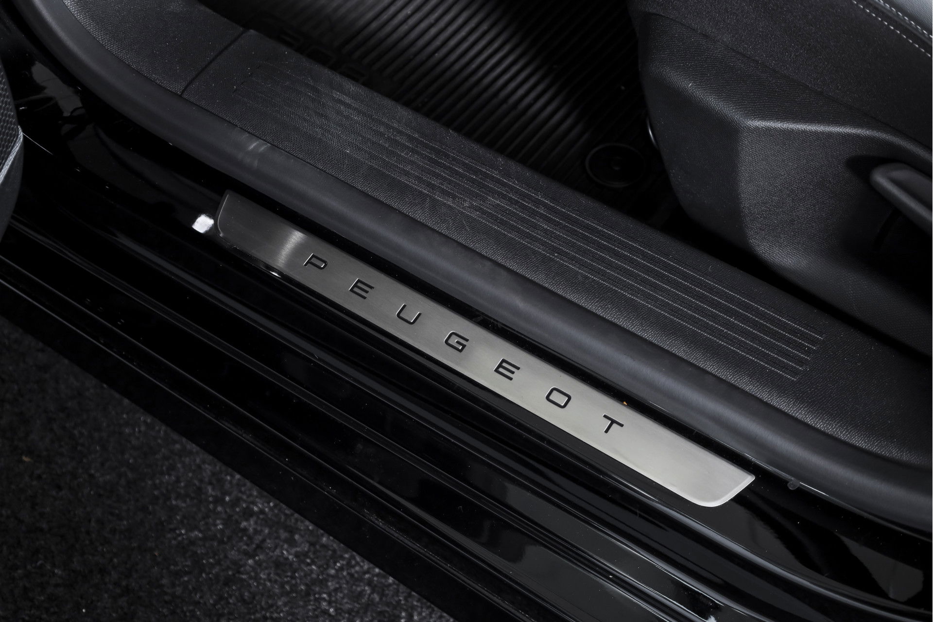 Peugeot - 308
