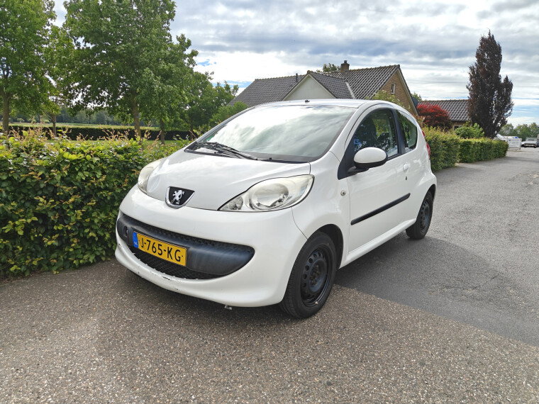 Foto van Peugeot 107 1.0-12V XR