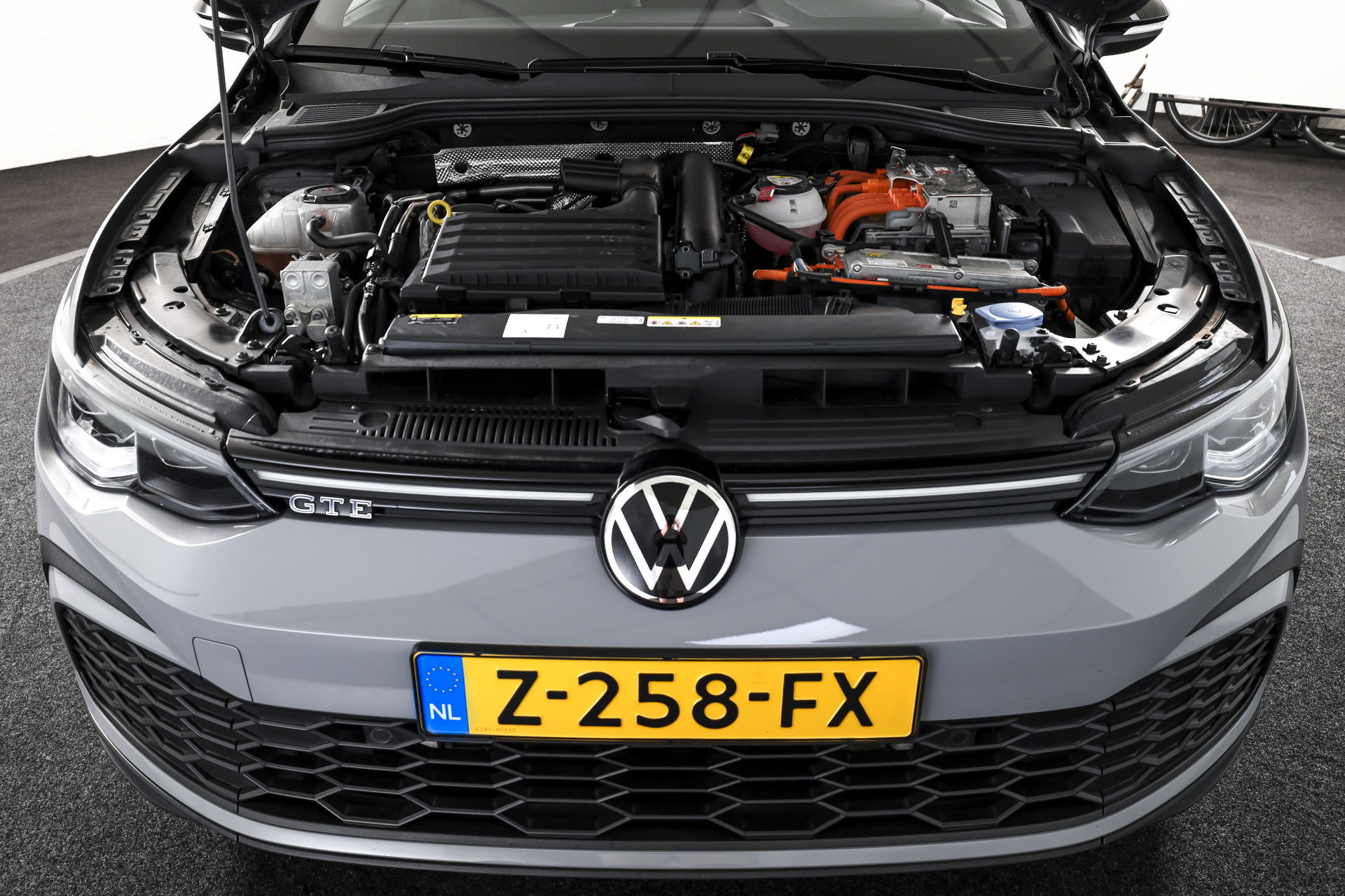 Volkswagen - Golf