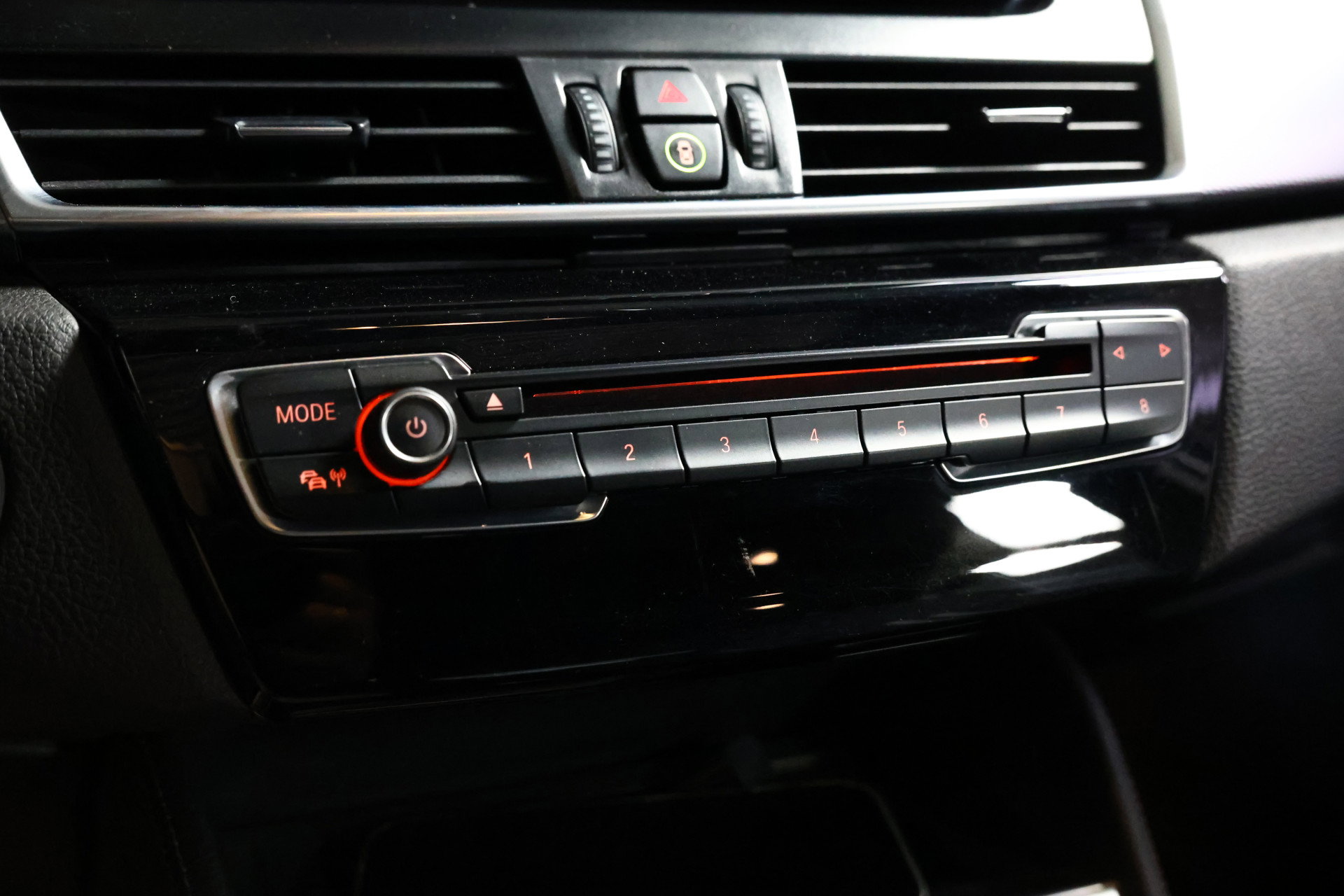 BMW Active Tourer 225xe M SPORT iPerform PLUGIN AUTOM PANO NAVI "20 - foto 26