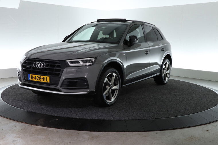 Foto van Audi Q5 2.0 TFSI quattro Sport S Line Black Edition