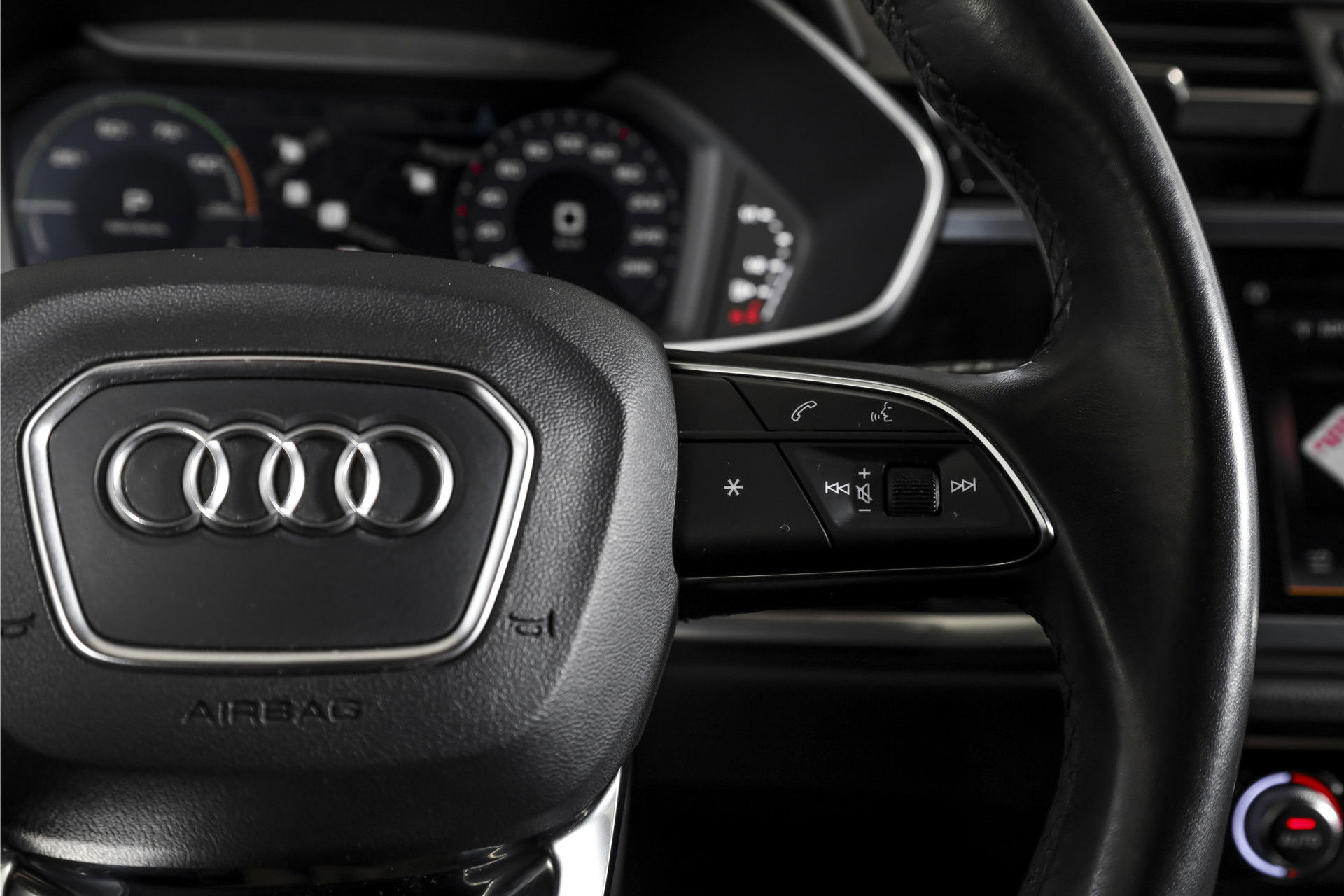 Audi - Q3