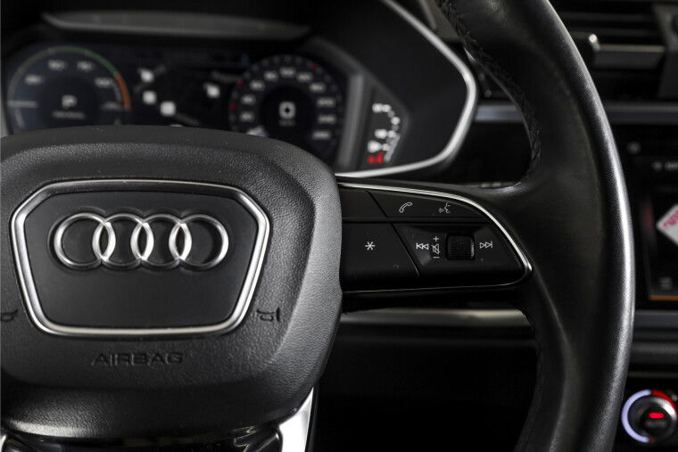 Audi - Q3