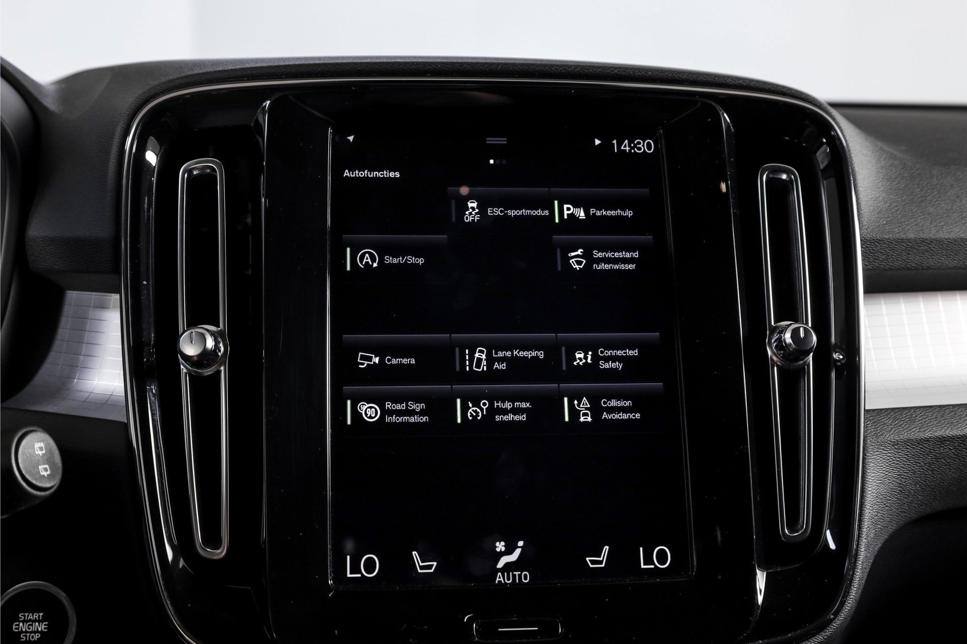 Volvo - XC40
