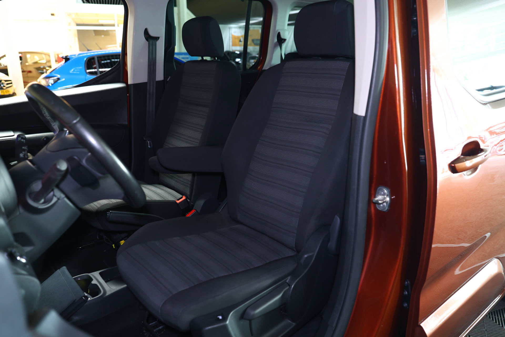 Opel Combo 1.2 Turbo Innovation XL 7pers AUTOM NAVI Carplay TREKH 360 Cam L2H1 '21 - foto 27