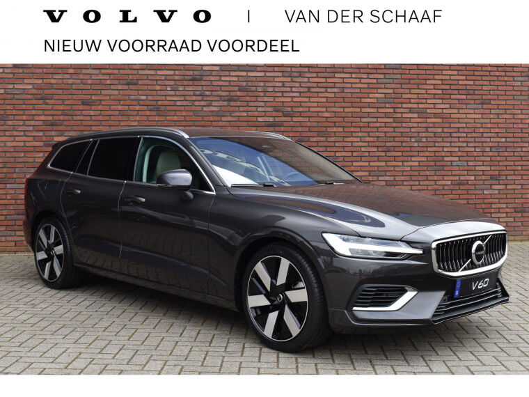 Foto van Volvo V60 T6 350PK Plug-in hybrid AWD Essential