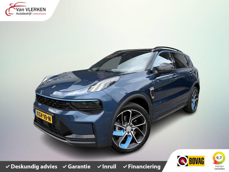 Foto van Lynk & Co 01 Zwarte hemel rolhoes 360 camera 75km RANGE 1.5