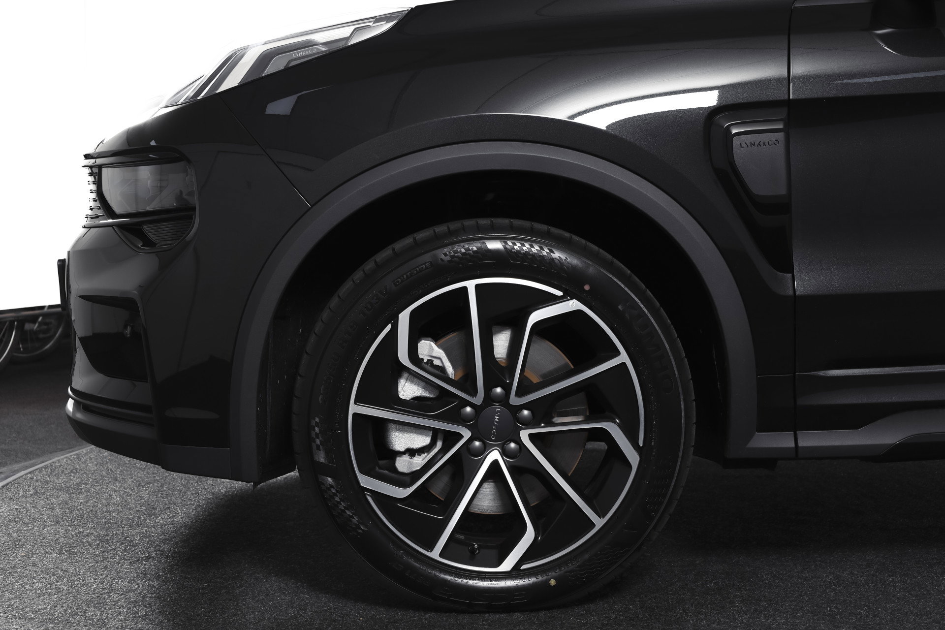 Lynk & Co - 01