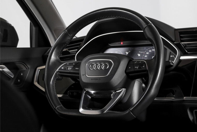 Audi - Q3