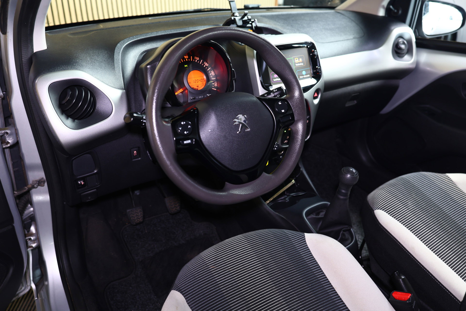 Peugeot 1.2 Puretech Allure CABRIO TOP NAVIGATIE CARPLAY AIRCO A. CAMERA 2018 - foto 25