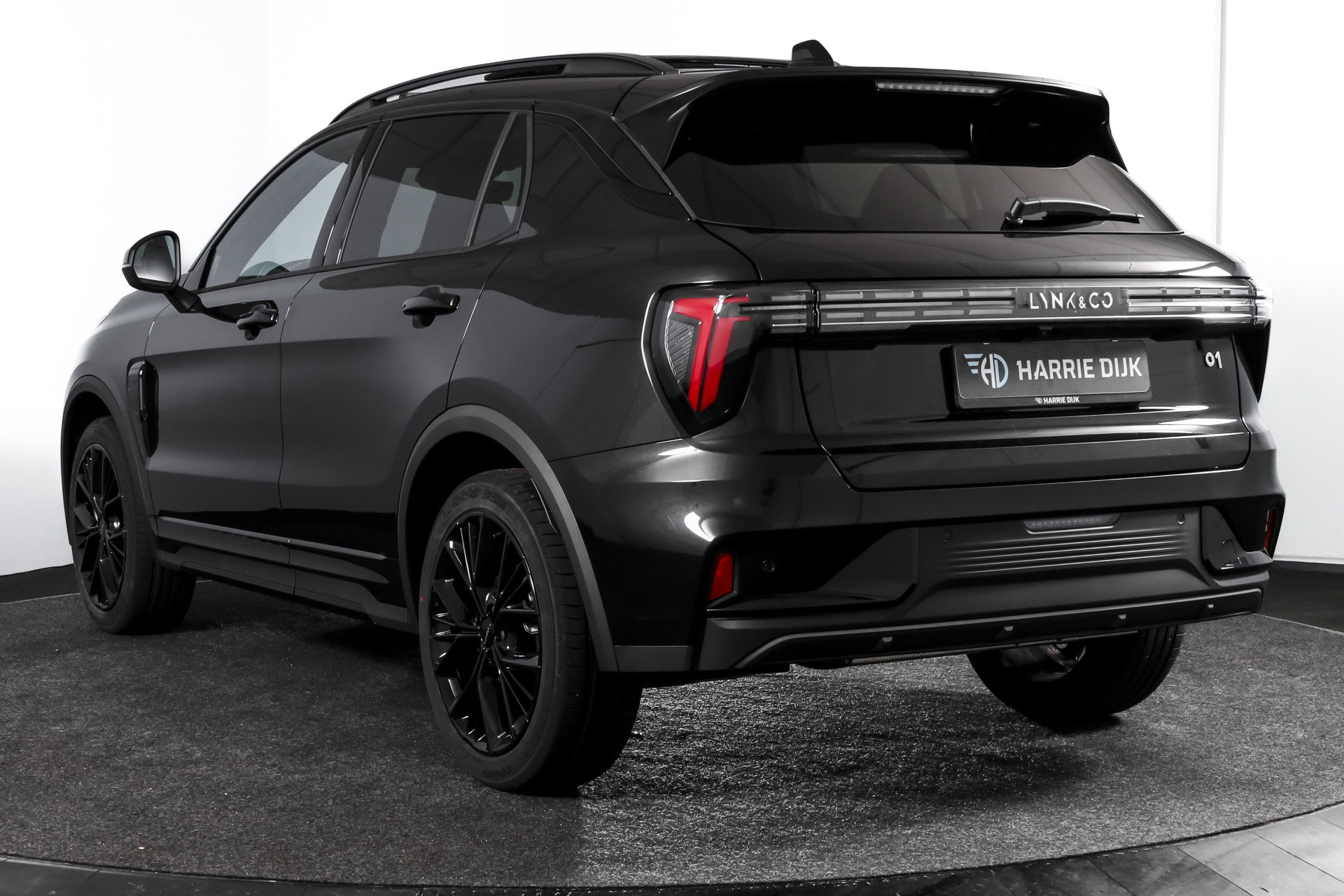 Lynk & Co - 01