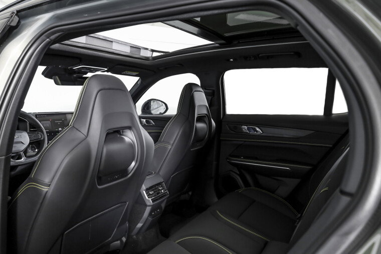 Lynk & Co - 01