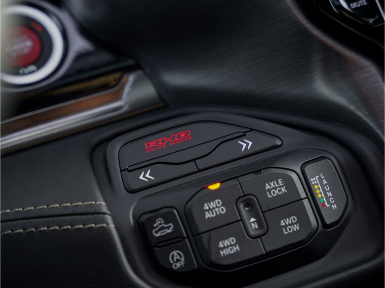 Verschillende rijmodi; Normaal, Sport, Offroad