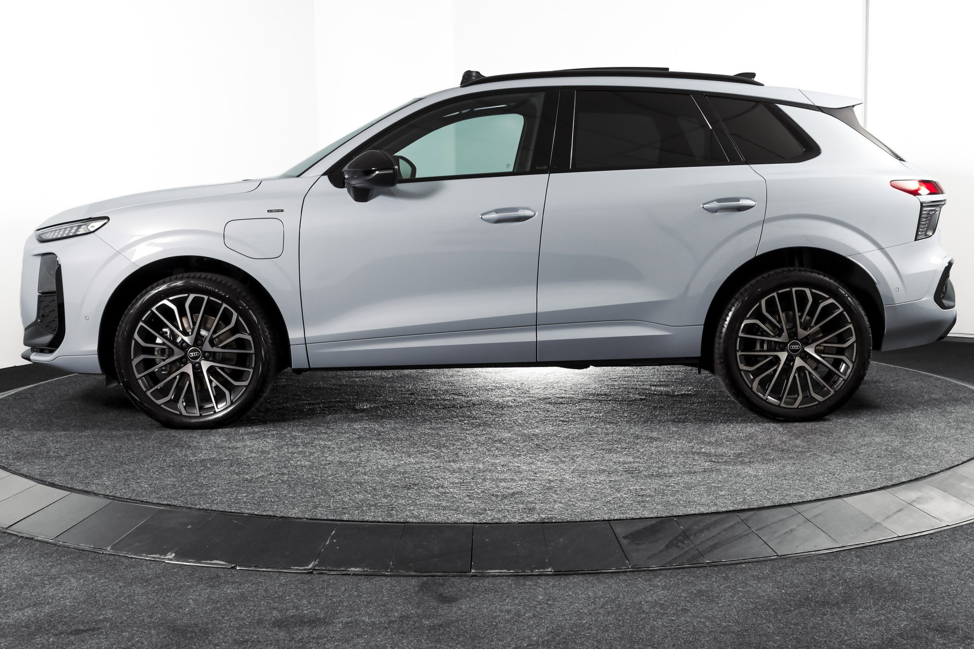 Audi - Q3