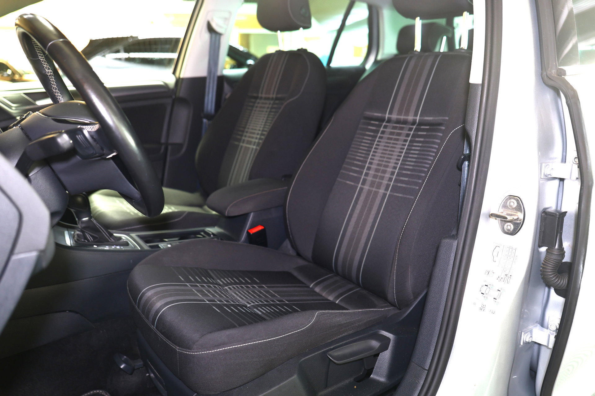 Volkswagen 1.4 TSI Highline LOUNGE AUTOMAAT ECC CRUISE PDC STOELVERWARMING '14 - foto 18