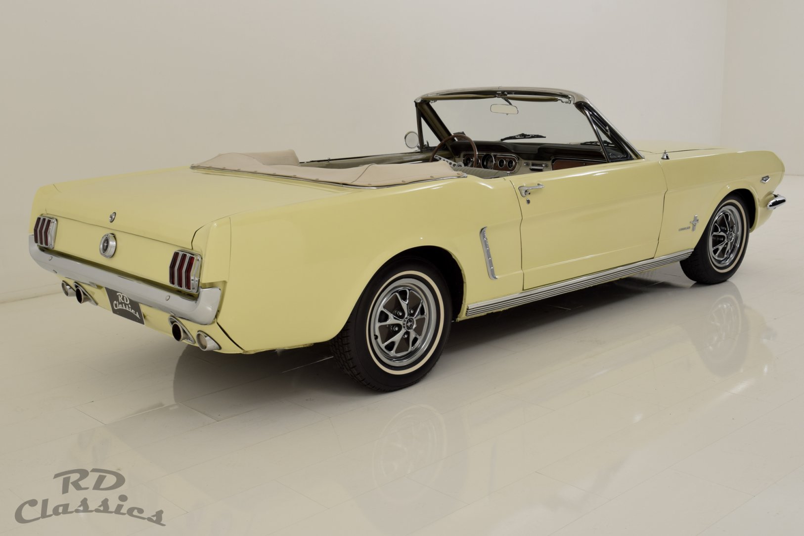 Ford Mustang Convertible Pony Ausstattung RD Classics