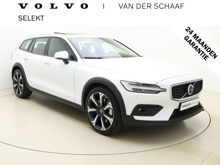 Foto van Volvo V60 Cross Country B5 265pk AWD Ultimate