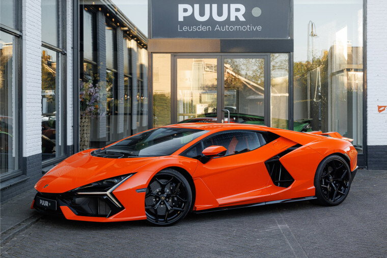 Lamborghini Revuelto