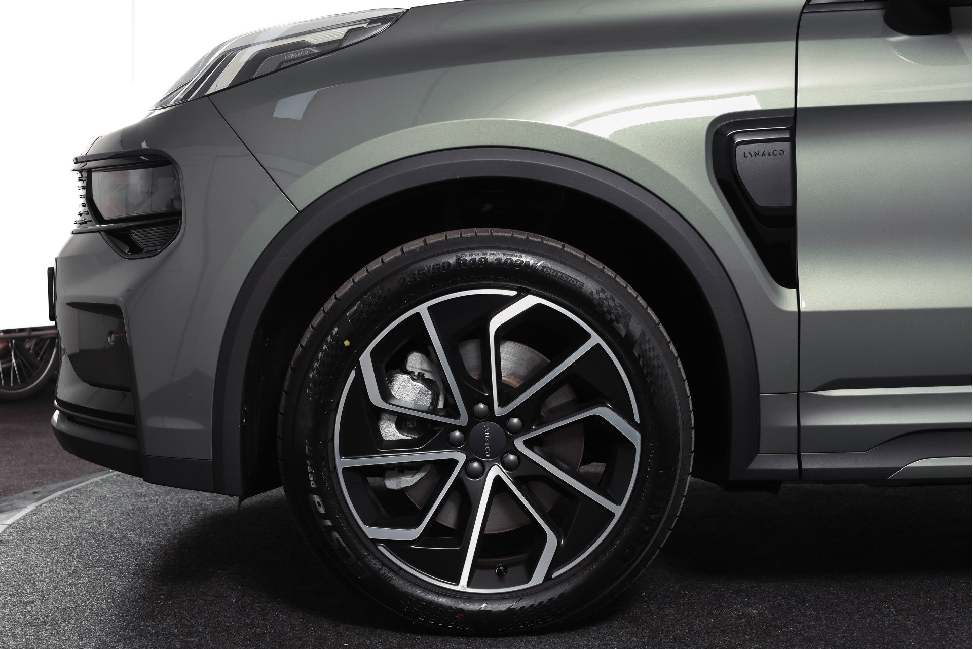 Lynk & Co - 01