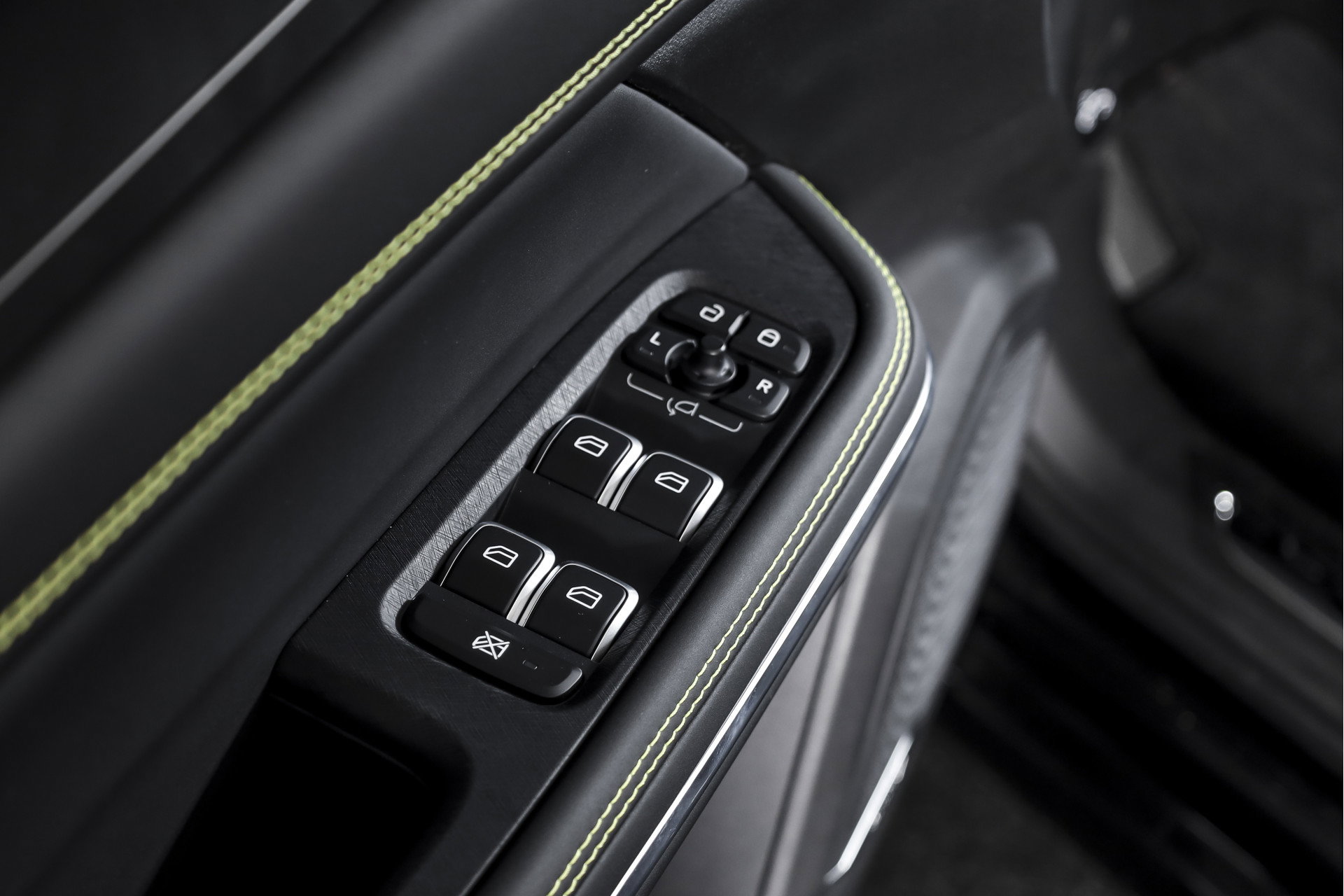 Lynk & Co - 01