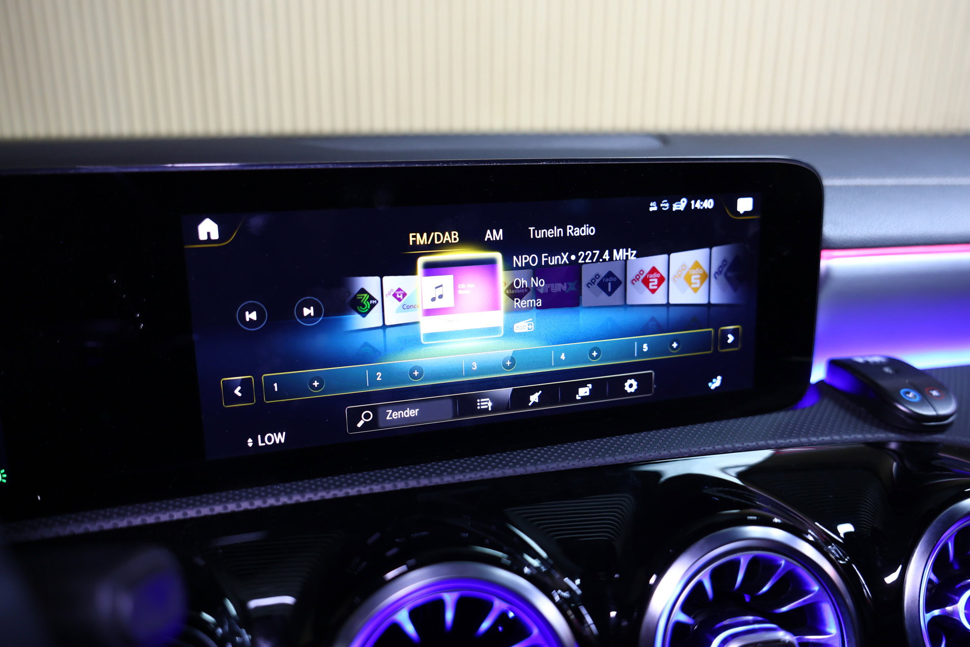 Mercedes-Benz 250e AMG AMBIENTE PANODAK NAVI AUTOM CRUISE PDC CAM SFEER '20 - foto 25
