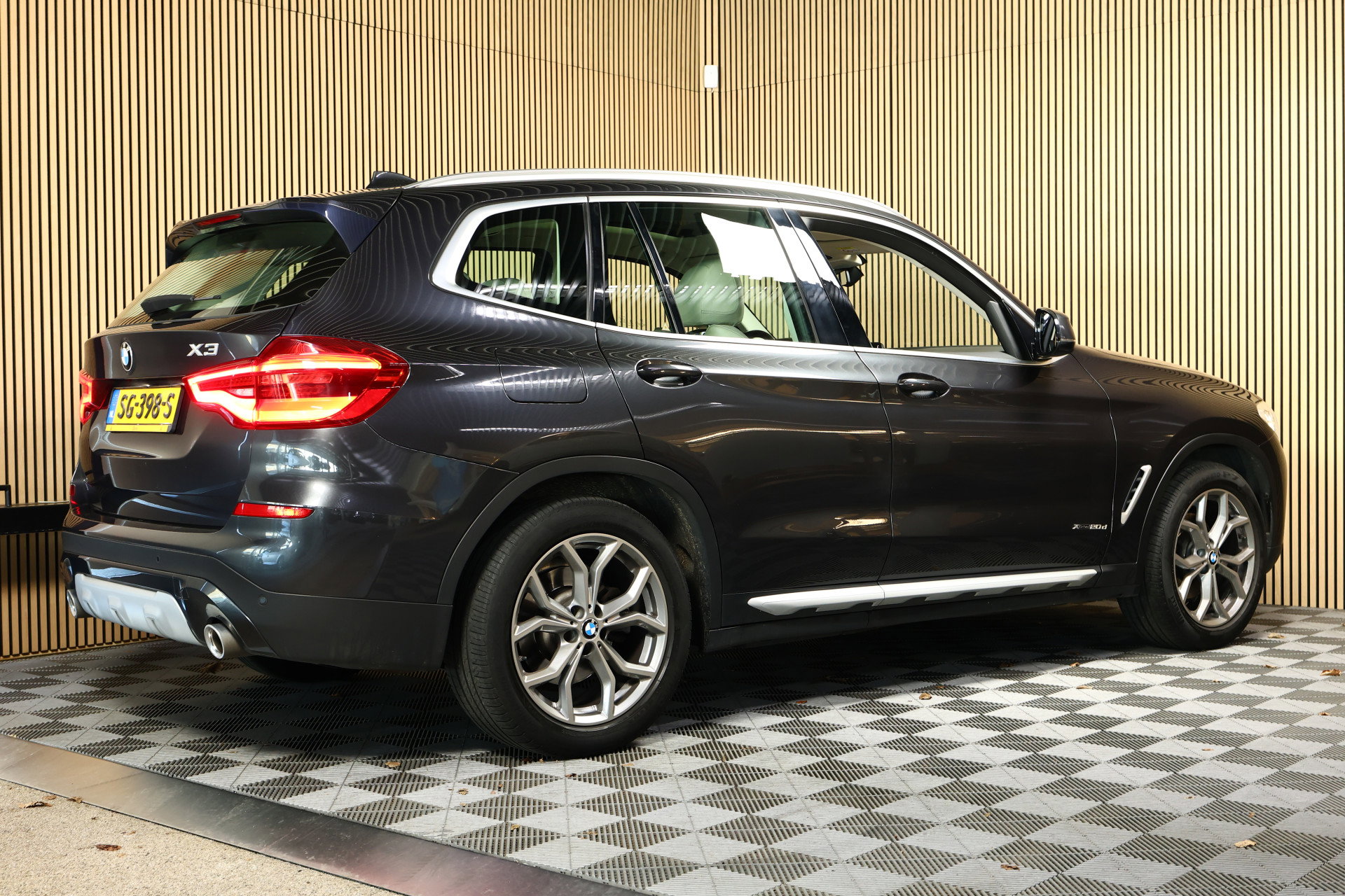 BMW xDrive20d AUT Executive PANO LEDER NAV FULL-LED PDC "18 - foto 8